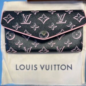 Louis Vuitton Black and Pink Women's Wallet